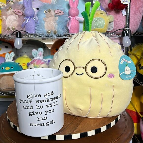 Isolde the Onion Squishmallow NWT 12”